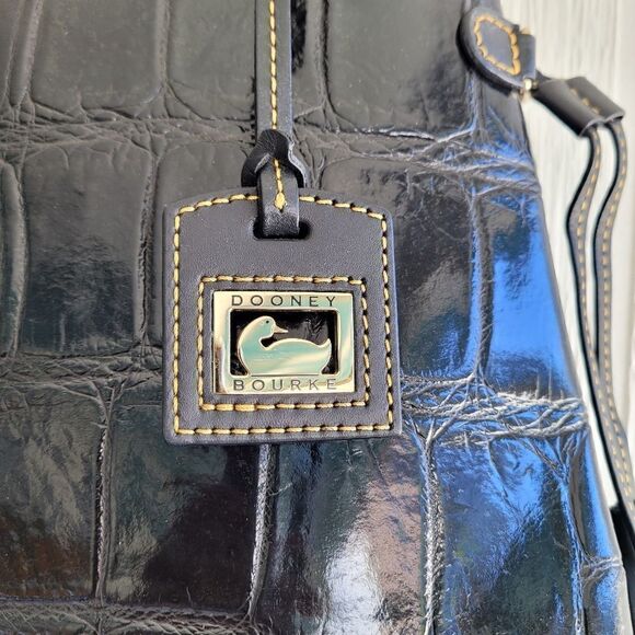 Dooney and Bourke Vintage Croc Embossed hand bag - Picture 3 of 12